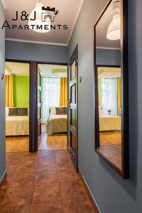 J&j Apartments, Szczytna 1, 9 *